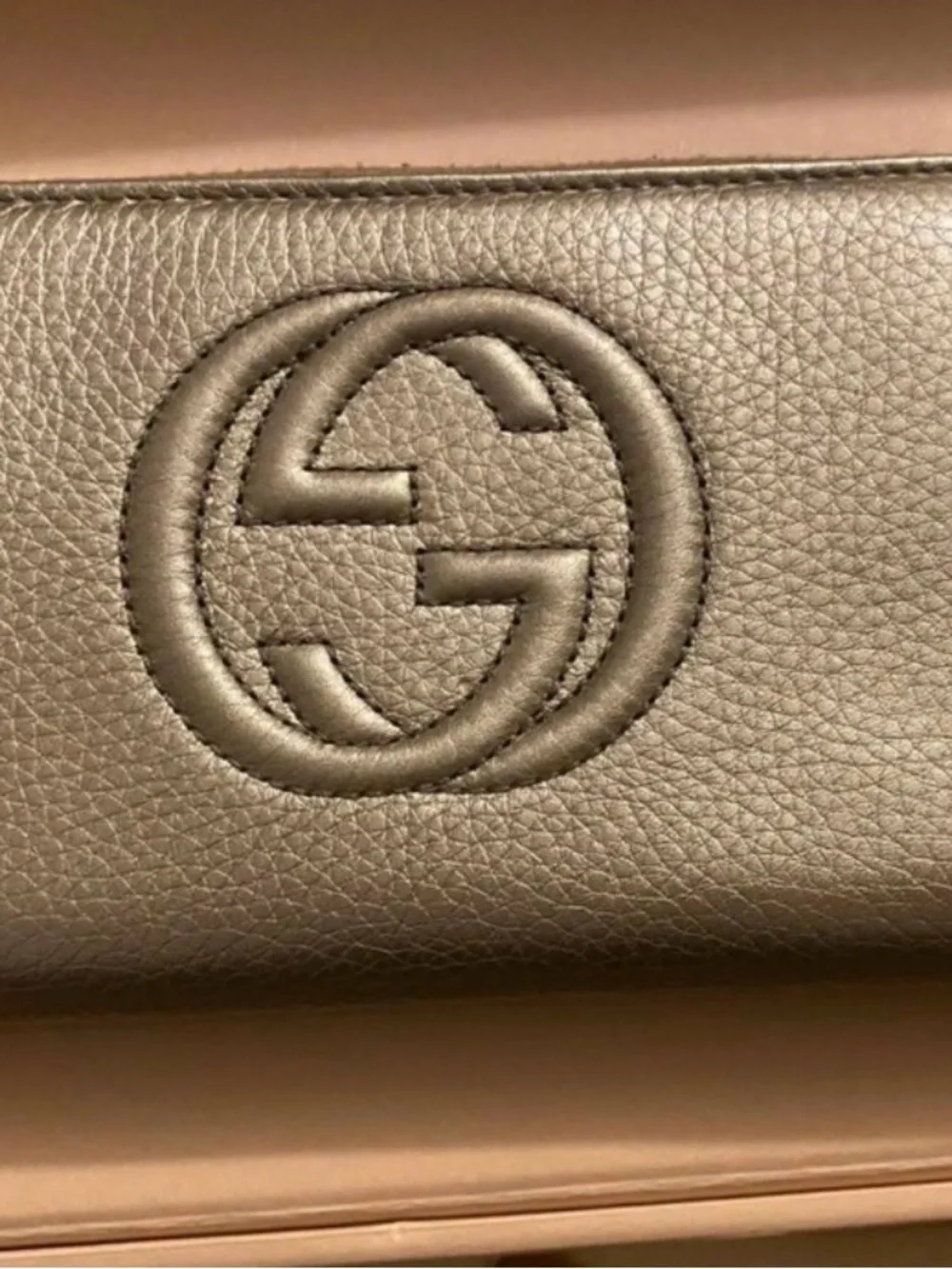 Gucci Metallic Pebbled Leather Wallet in Bronze